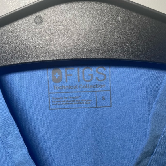 Figs | Catarina V-Neck Short Sleeve One Pocket Scrub Top Ceil Blue Size small - Picture 2 of 4